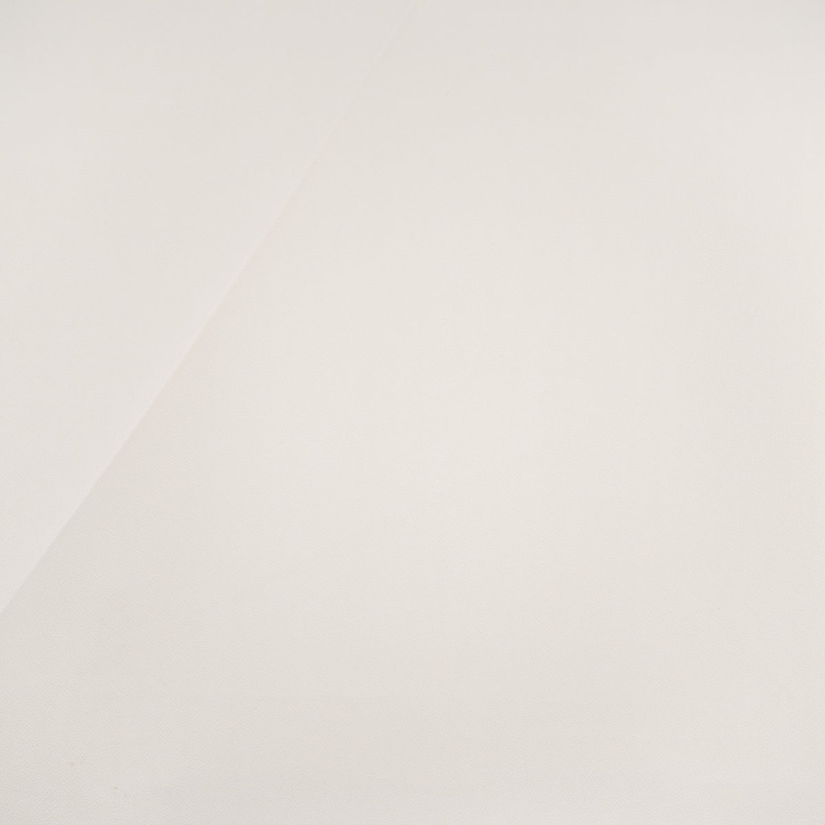 MAXWELL FABRICS FAUX LEATHER # 891 SNOW - VC6891