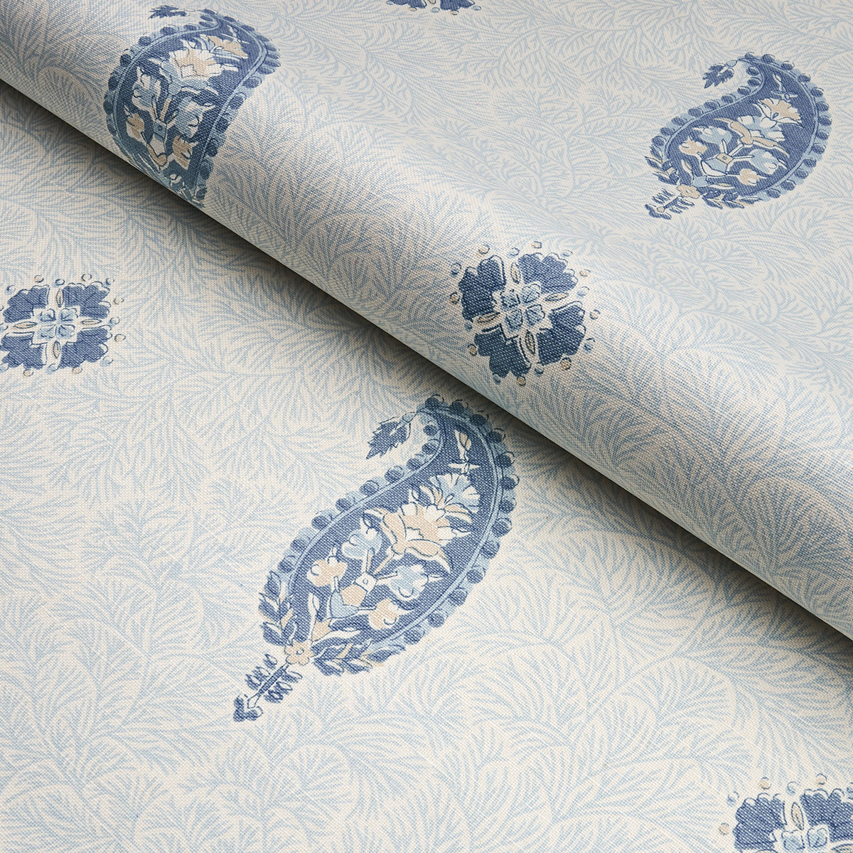 SCHUMACHER FABRIC MARK D. SIKES OJAI PAISLEY CHINA BLUE - 177615