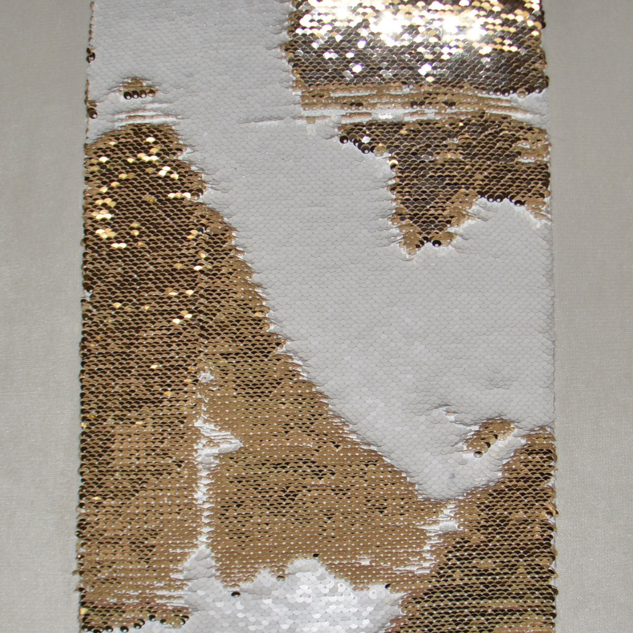 D.V. KAP HOME 24" x 24" Hylee II Pillow - Ivory Glam, Band / Ribbon - 2695-I-2424