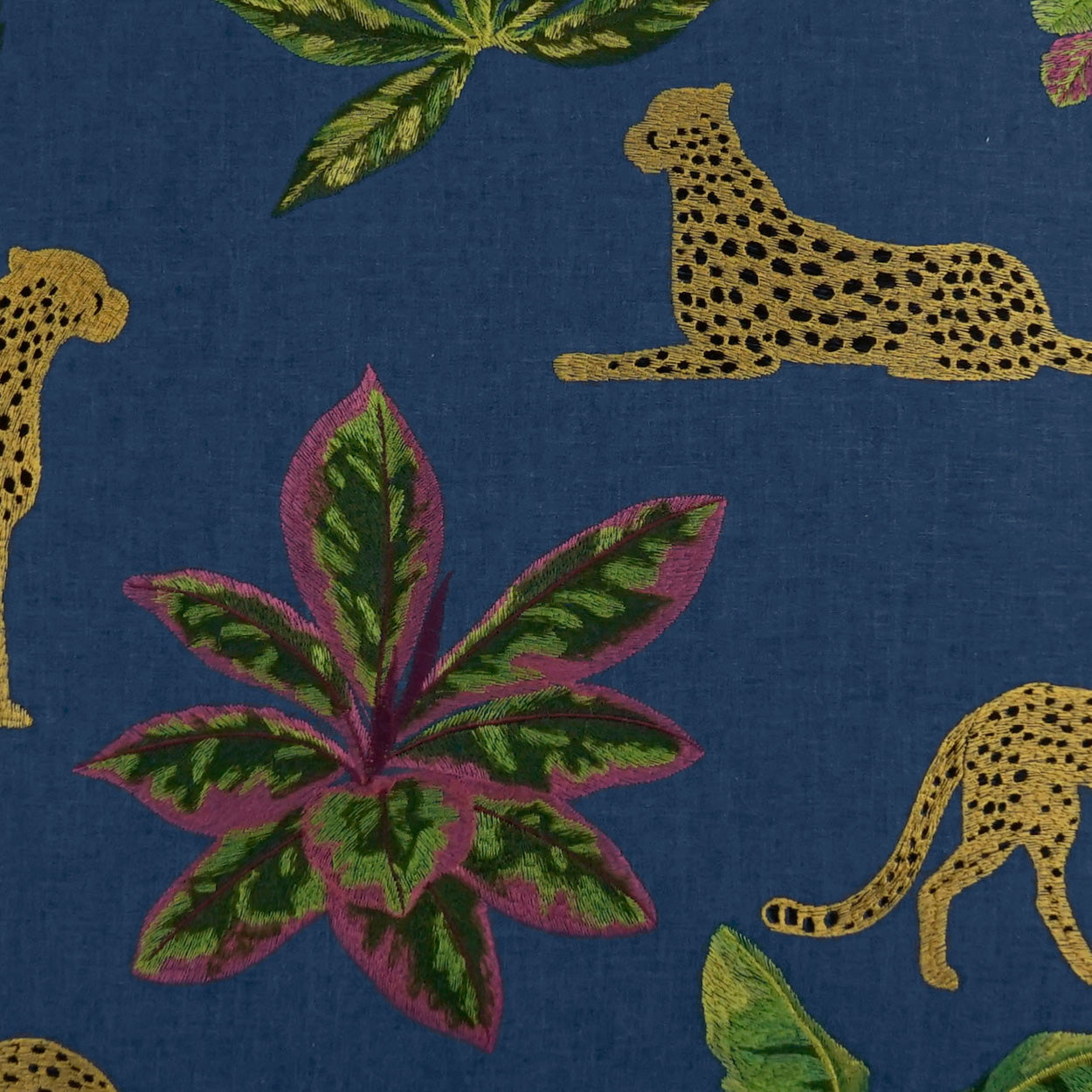 D.V. KAP HOME 24" x 24" Verdant Pillow - Lagoon Animal, Novelty, Global - 3808-L-2424