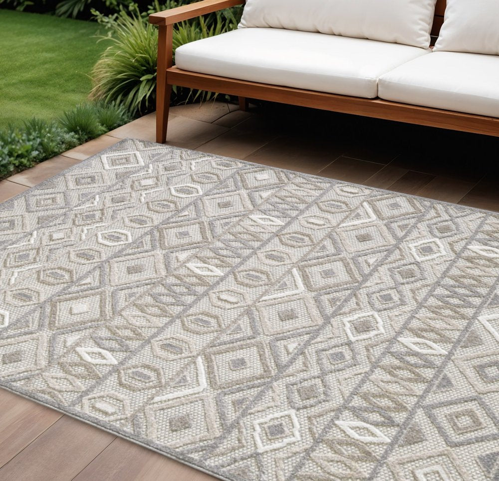 8?? X 10?? Gray Ivory Aztec Pattern Indoor Outdoor Area Rug