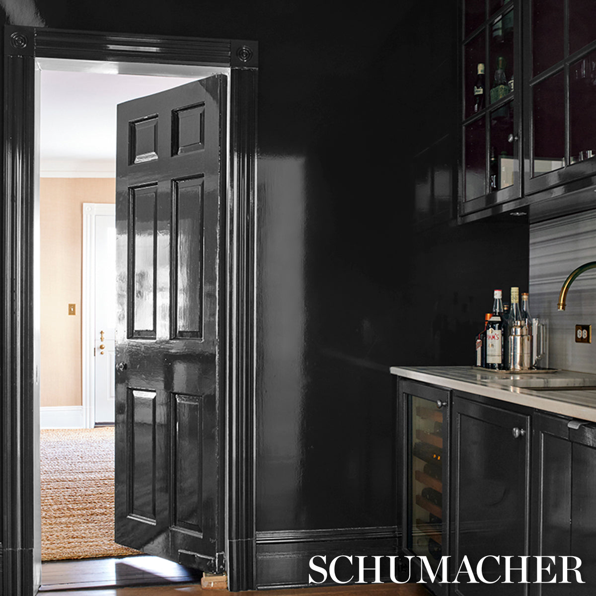 SCHUMACHER PERFECT BASICS: VINYL WALLCOVERING ACE FAUX LACQUER PERFORMANCE VINYL BLACK - 5015945