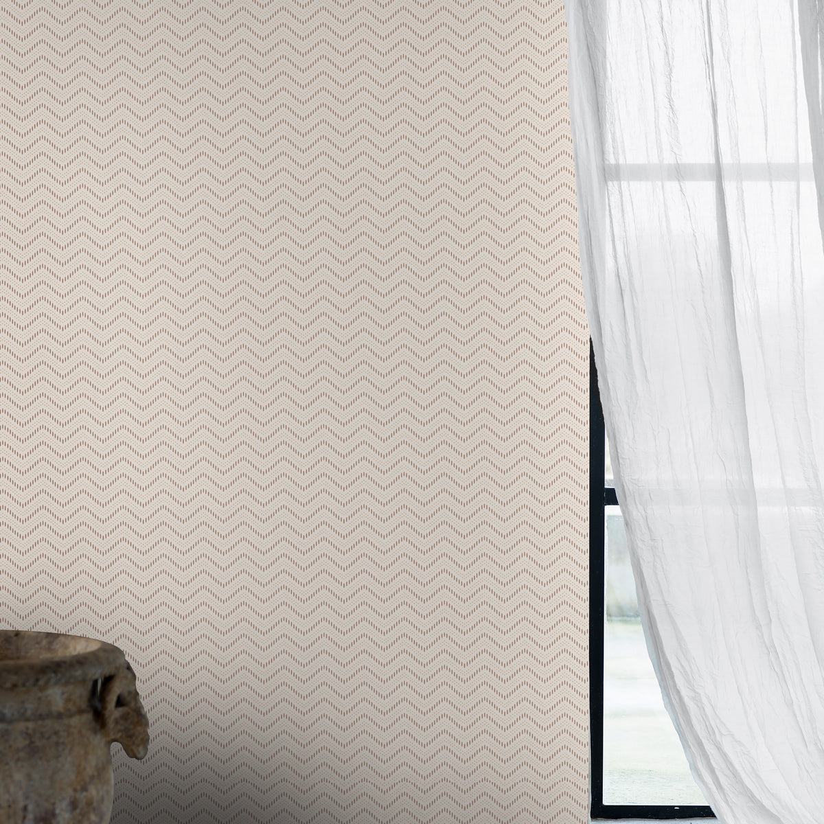 SCHUMACHER Borastapeter CHEVRON DOTS PEARL - 6485