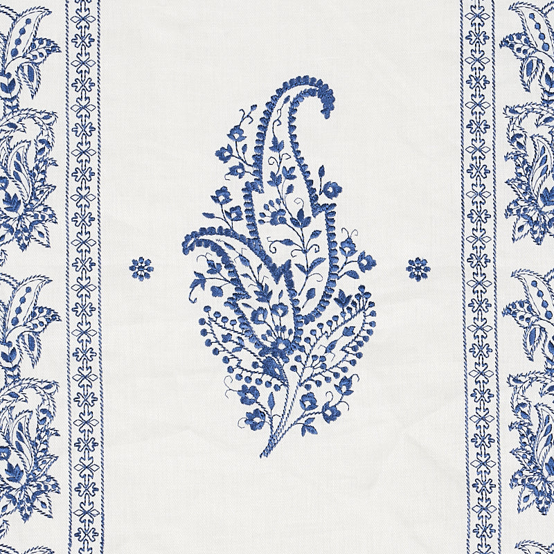 SCHUMACHER EAST MEETS WEST JAIPUR LINEN EMBROIDERY EMBROIDERIES EMBROIDERIES BLUE - 65802