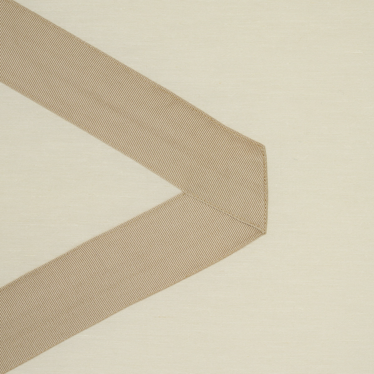 SCHUMACHER PERFECT BASICS: SILK & TAFFETA LEGERE LINEN SILK APPLIQU?? SILKS & SATIN SILKS & SATIN DOVE ON IVORY - 69694