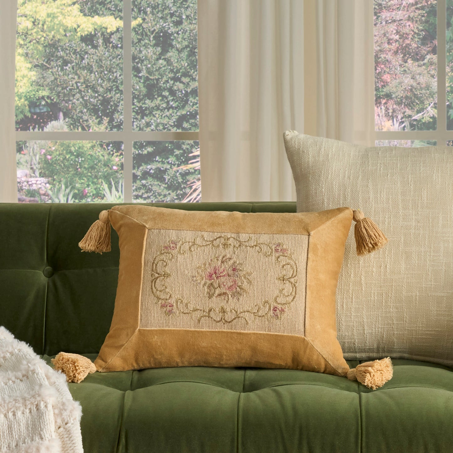 NOURISON HOME 14" x 18" Mina Victory Vintage Beige - 798019091743