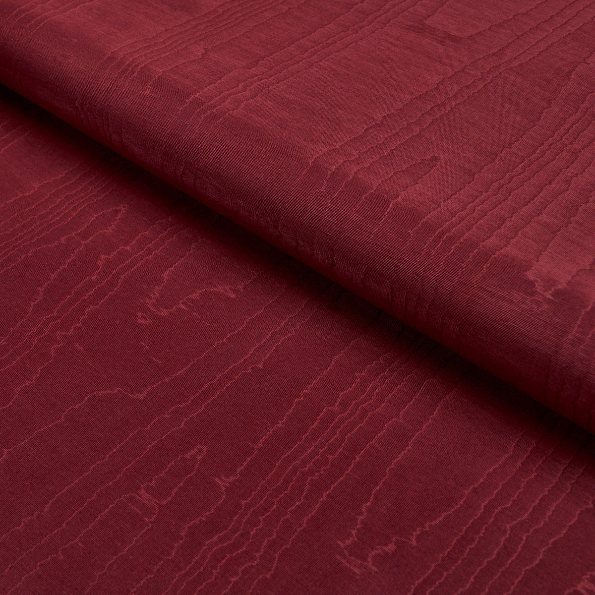 SCHUMACHER PATTERSON FLYNN BEAU COTTON LINEN MOIR� Crimson - 83254