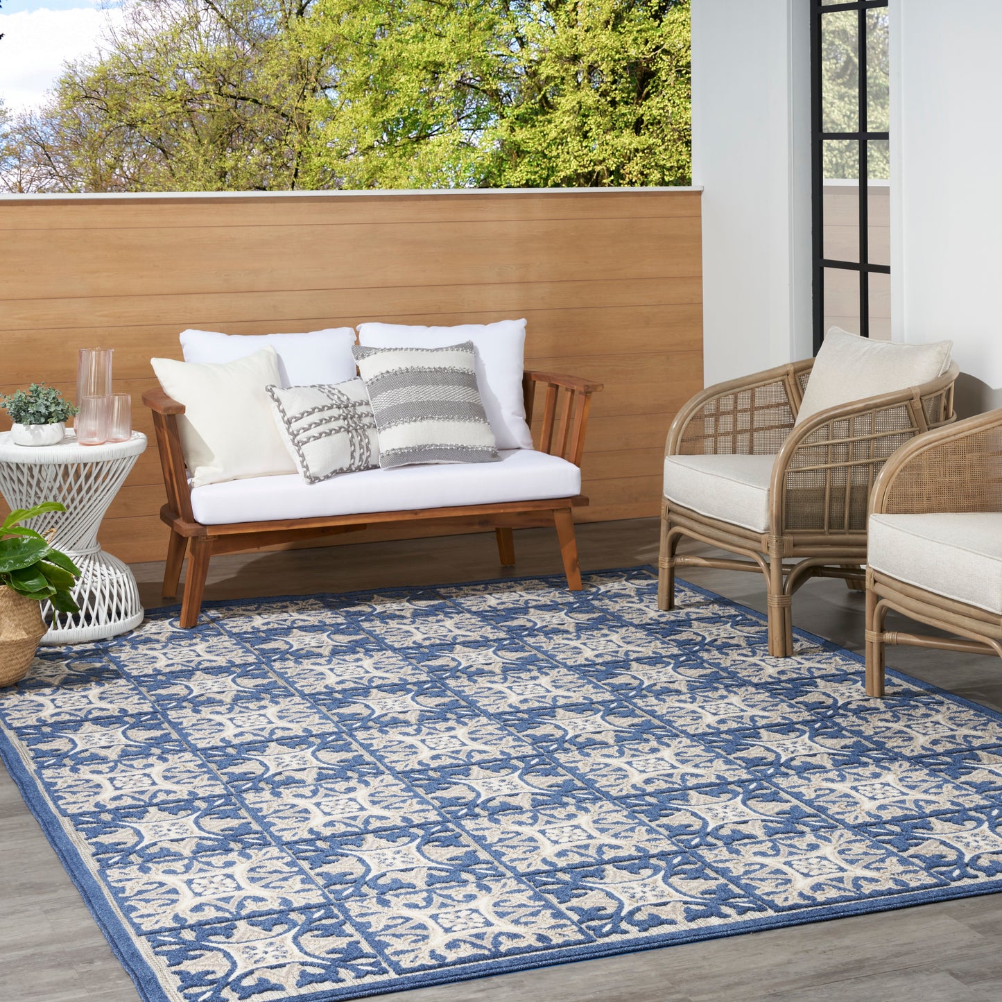 Contemporary 6' x 9' blue-pattern rug.