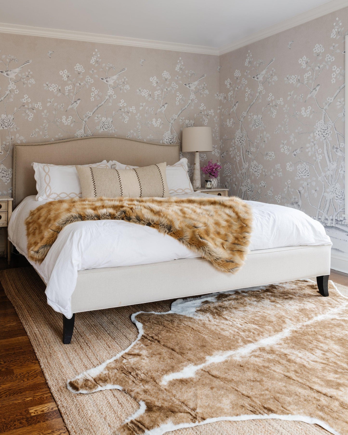 Beige rug with subtle texture, 5' x 8'.