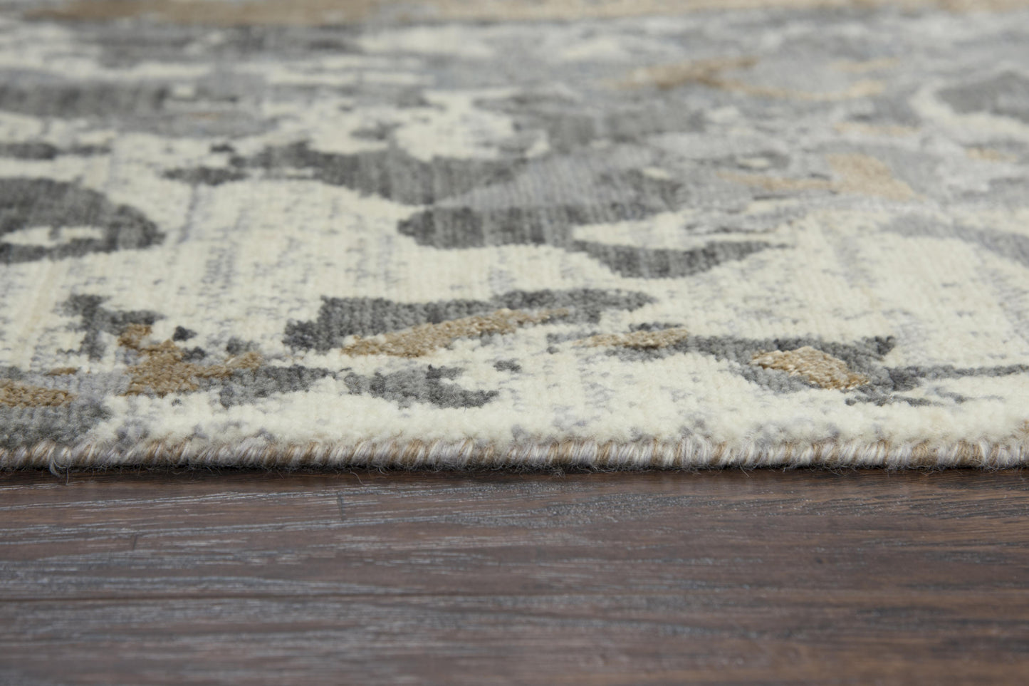 Area rug, 9' x 12'.