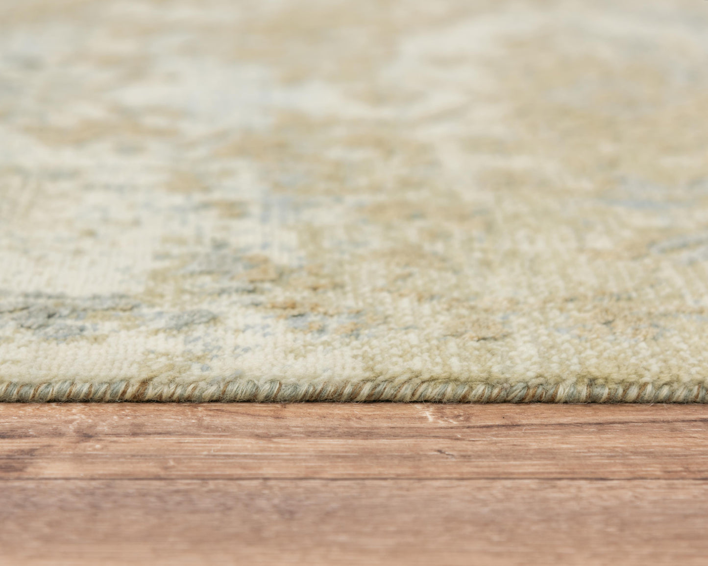 Artistry traditional rug, 8' x 10'.