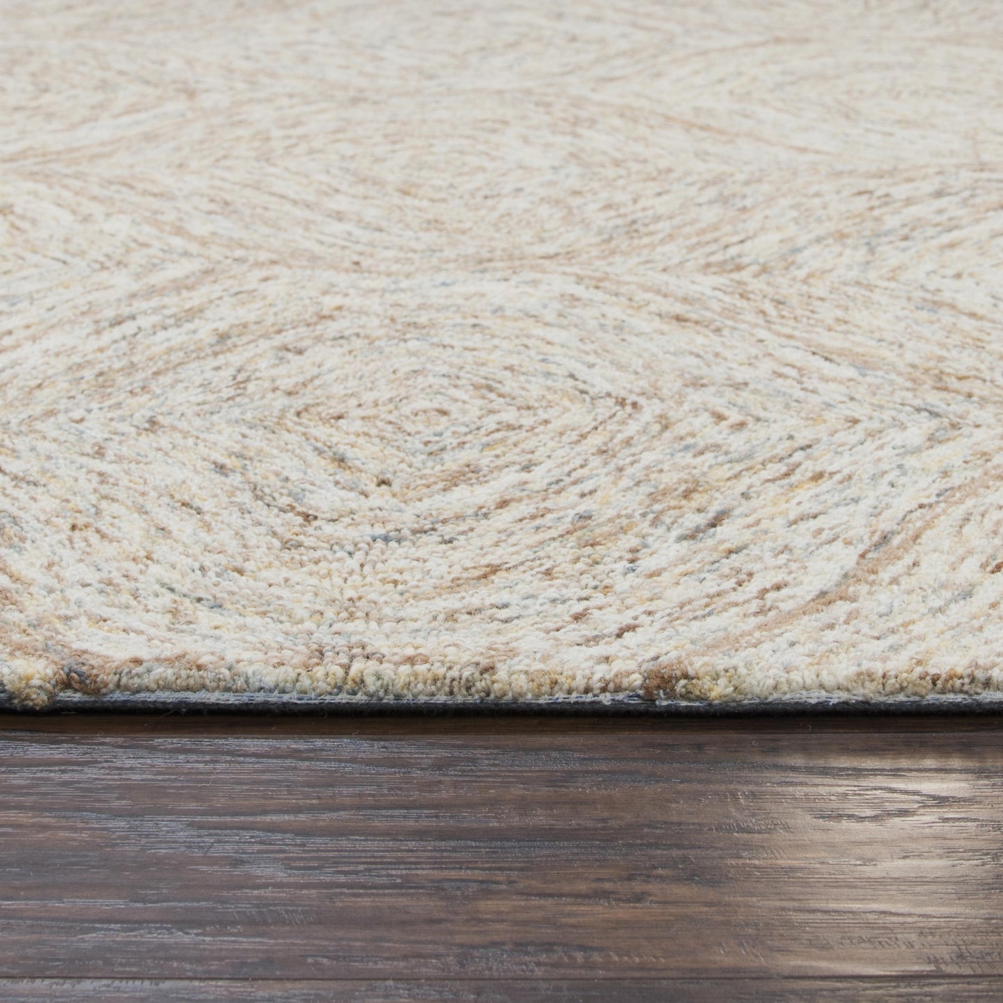 Casual rug, 8' x 10'.