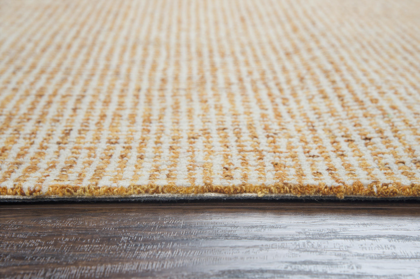 Casual rug, 5' x 8'.