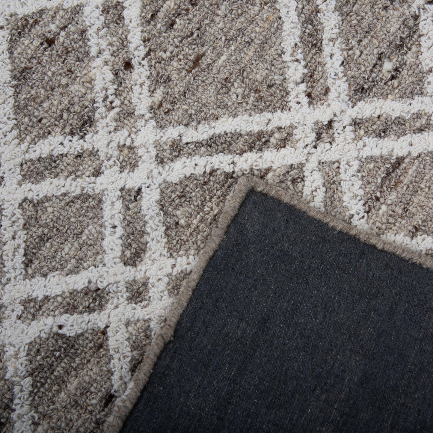 Contemporary rug, 5' x 8' (BXBBX04TN00880576)