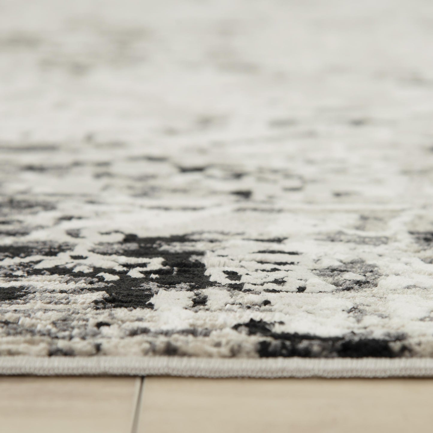 Calabria rug, traditional style, 7' x 10'.