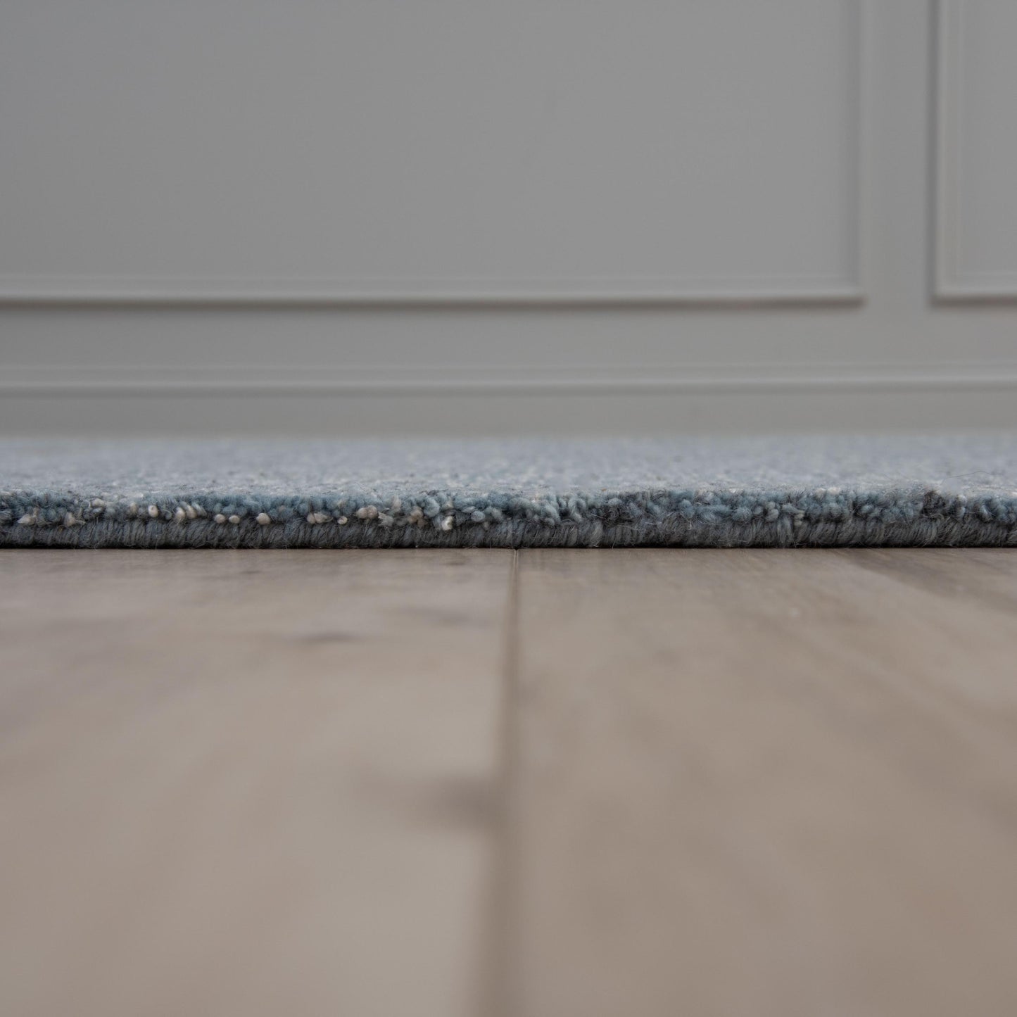 Casual rug 2' x 8