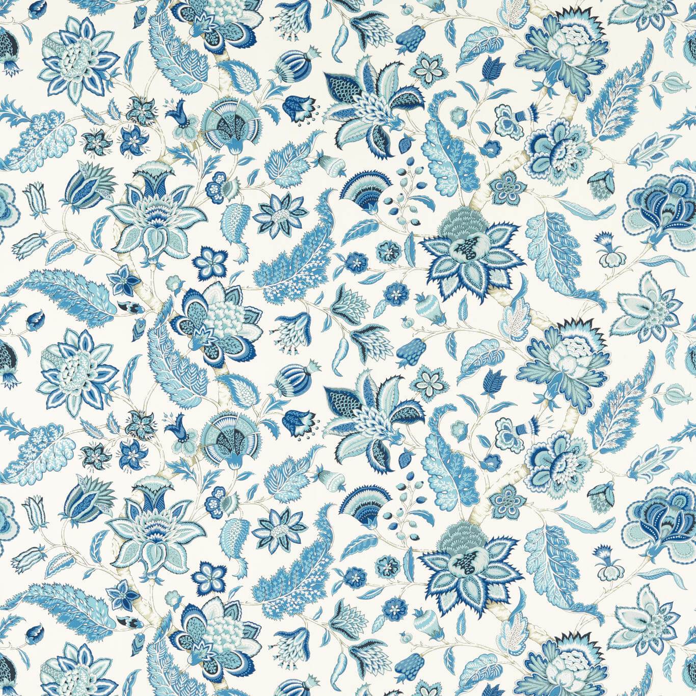 SANDERSON Newnham Courtney Fabric Classic Floral Indigo - DLUM226936