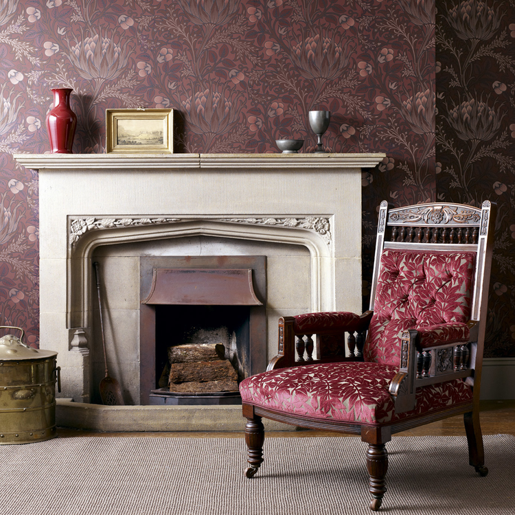 MORRIS & CO Artichoke Wallpaper Classic Floral Wine Surflex-Printed Wallpaper - DM6P210355