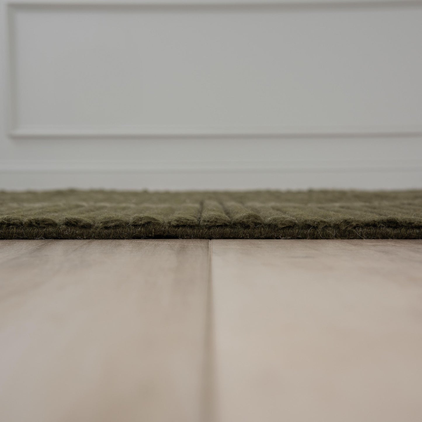 Casual rug, 8' x 10'.
