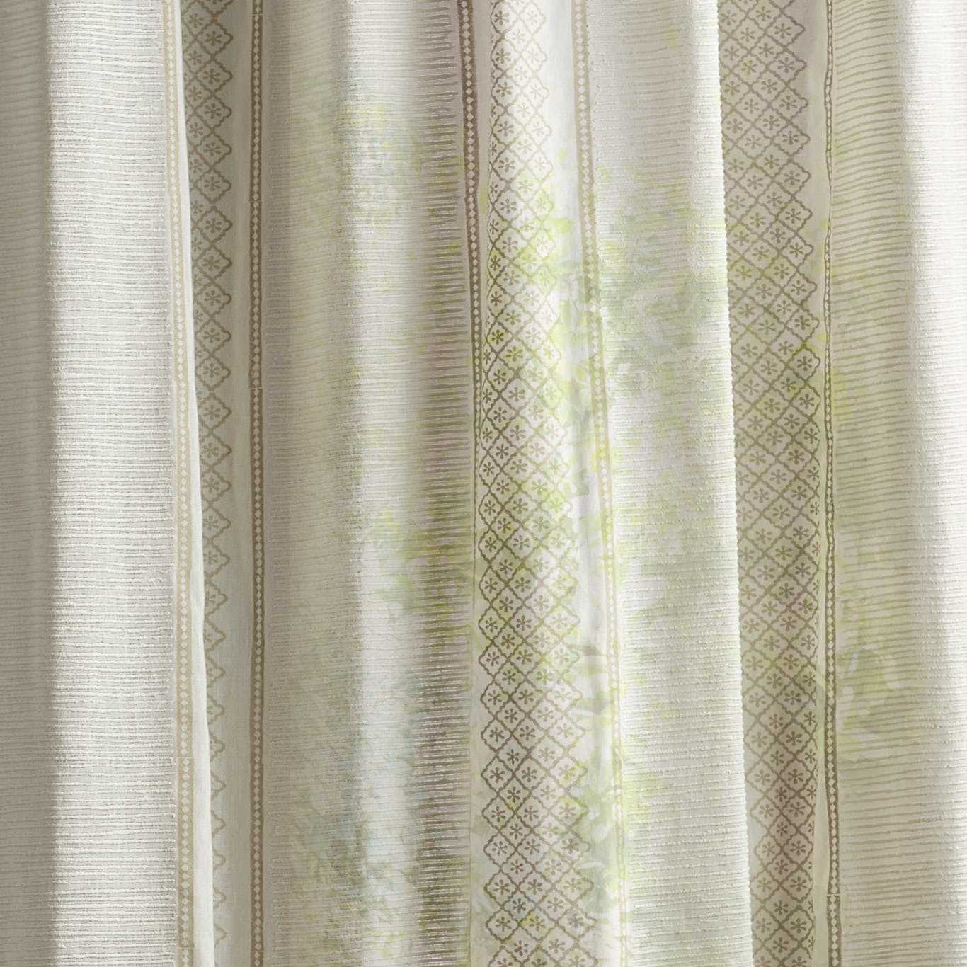 SANDERSON Maristela Non-Weighted Sheers/Voile Seaspray & Sand - DSHE237776