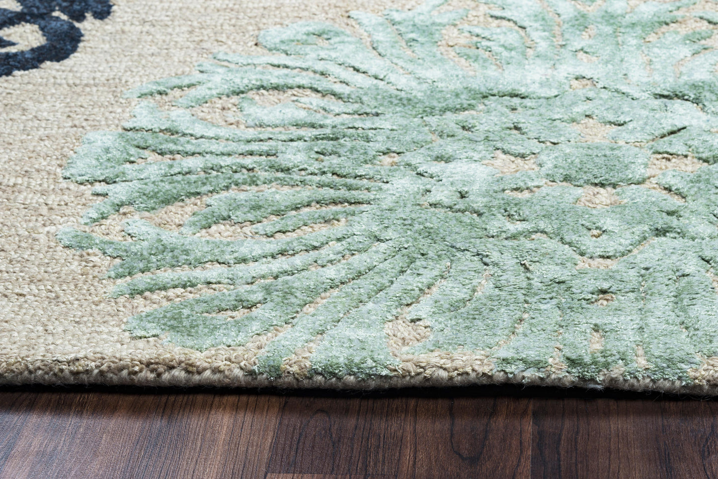 Transitional area rug, 9' x 12'.