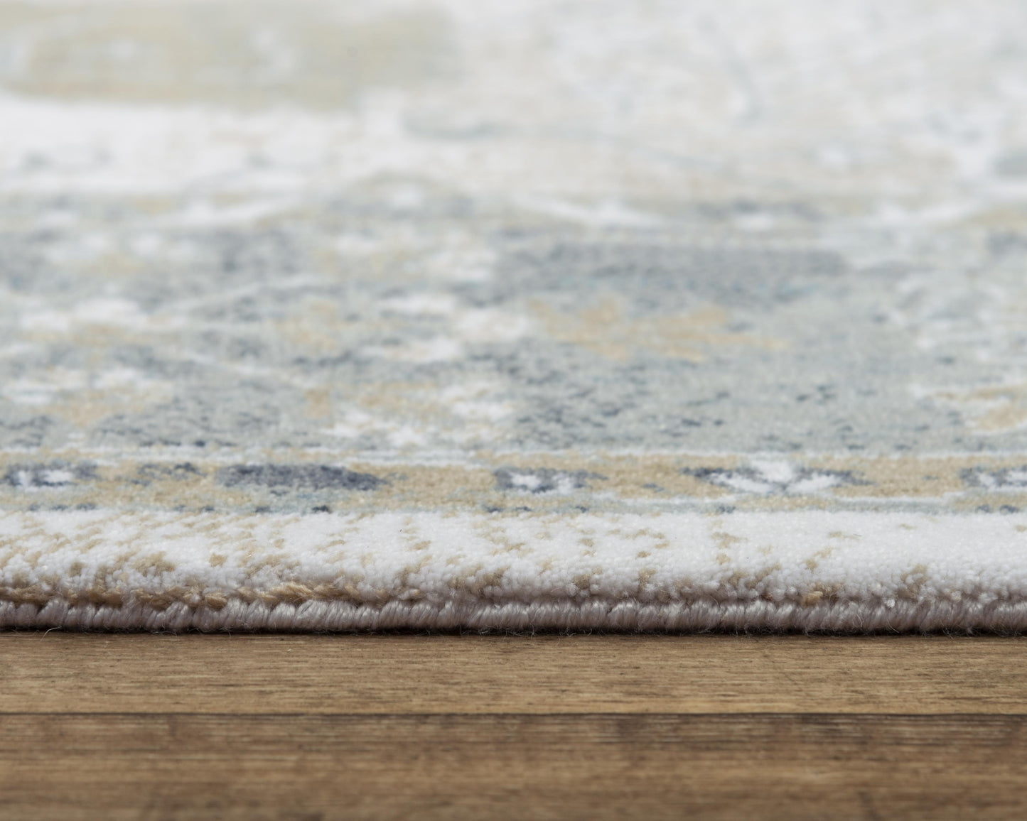 Traditional 5' x 8' rug.