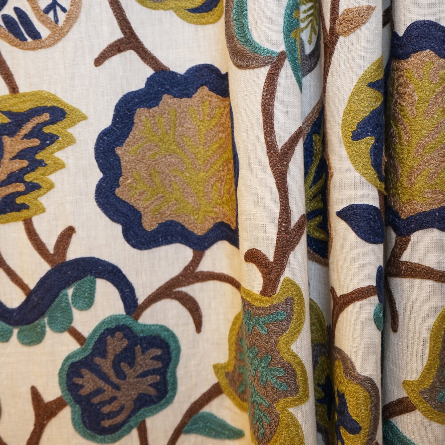 JF Fabrics JF Studio FLORIANA 73 Fabric Traditional,Transitional,Contemporary,Floral Blue,Brown,Creme,Beige,Green,Grey,Silver,Multi,Offwhite,Taupe,Turquoise,White Embroidery,Texture,Linen Texture,Crewel - 5480273 SJ101
