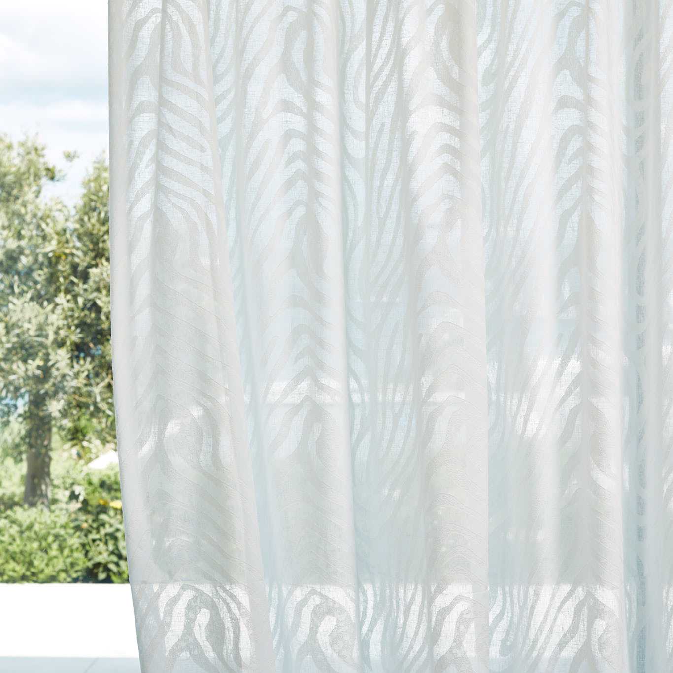 HARLEQUIN Equus Fabric Plains , Textures Chalk,First Light - HCOL133932