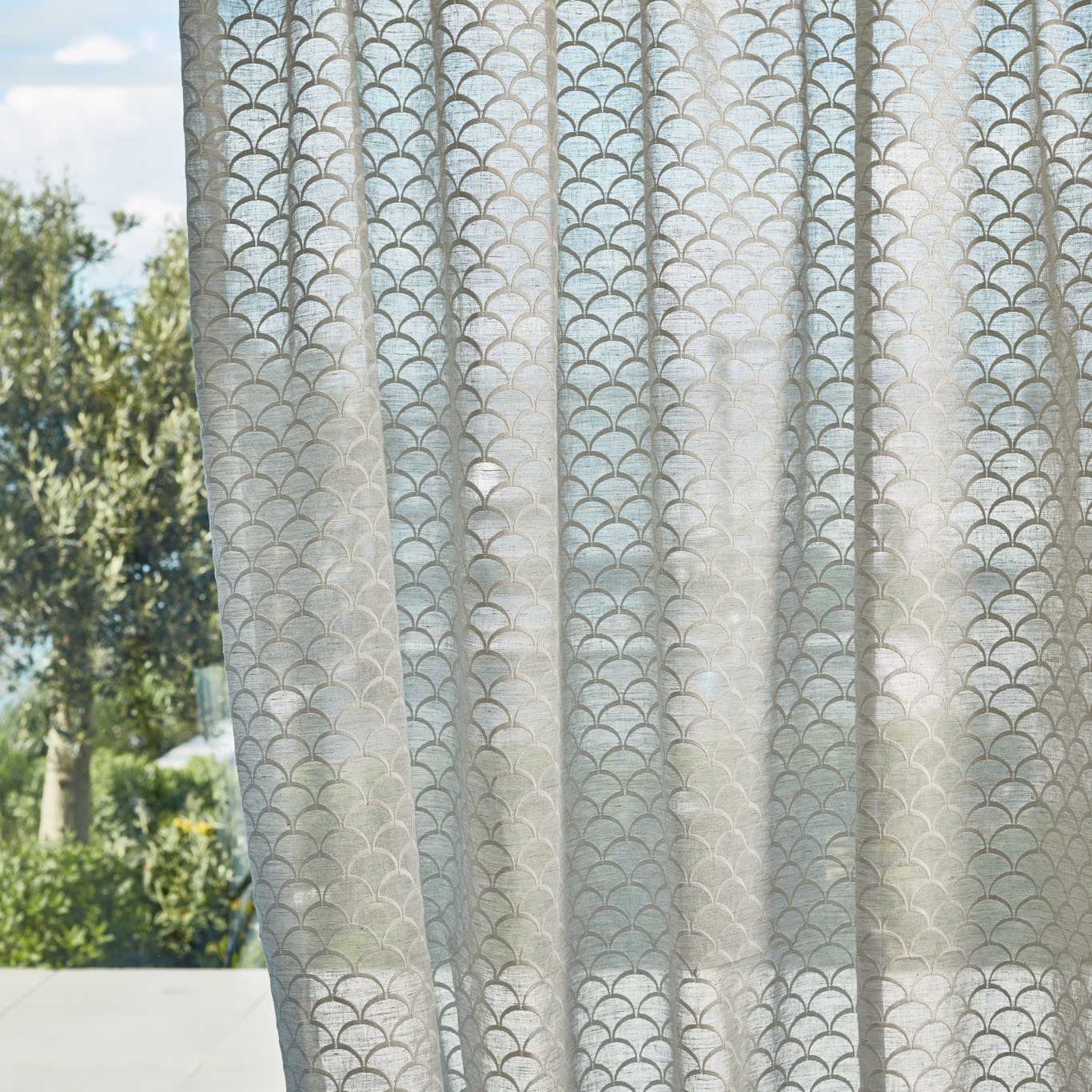 HARLEQUIN Nuvole Fabric Plains , Textures Incense - HCOL133937