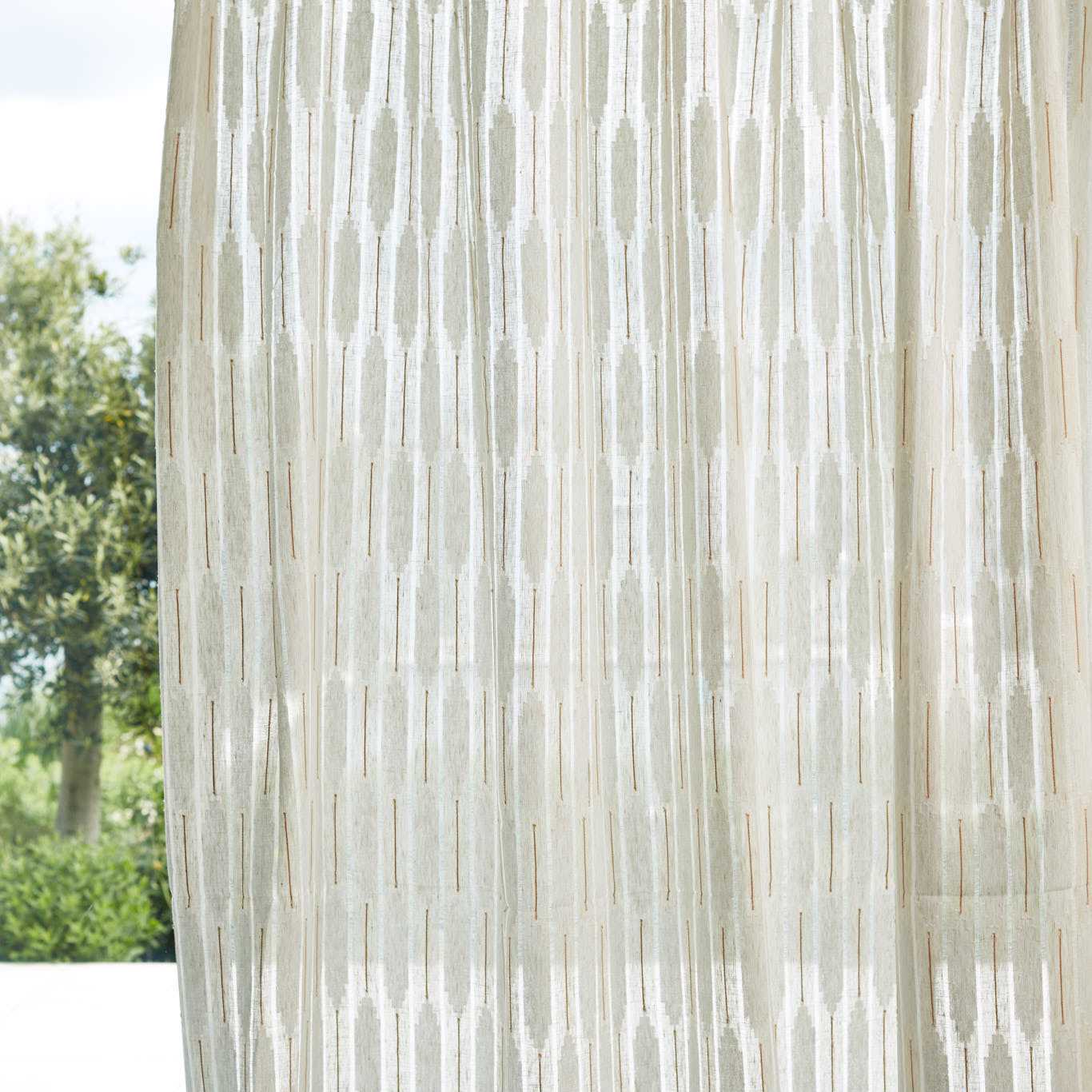 HARLEQUIN Alto Fabric Plains , Textures Parchment,Chalk - HCOL133944