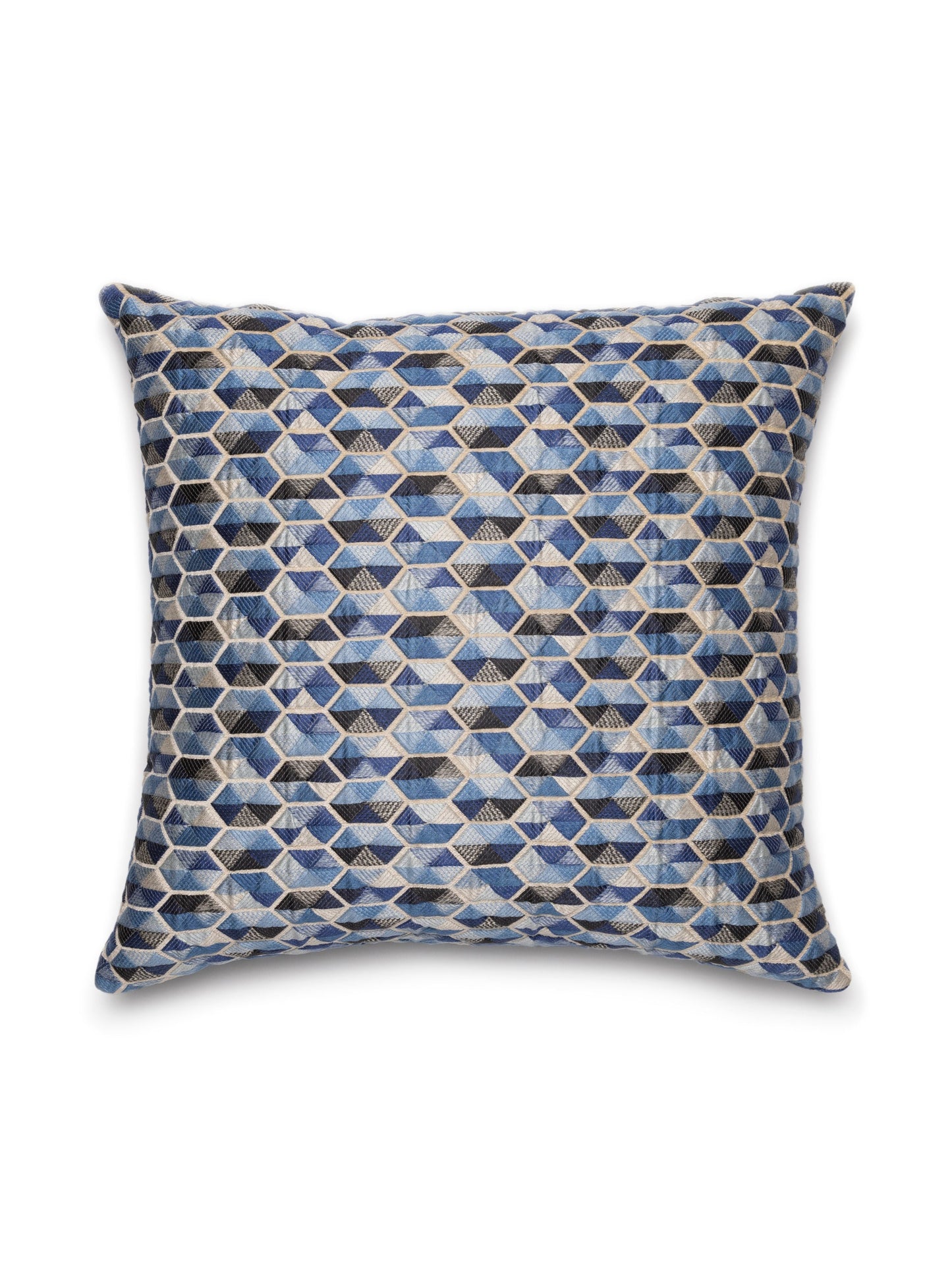 SCALAMANDRE PILLOWS GEOMETRIC
MATELASSE
SMALL SCALE SQUARE - HN 0004CAROPILL NEW SKU # HNCAROPILL0004