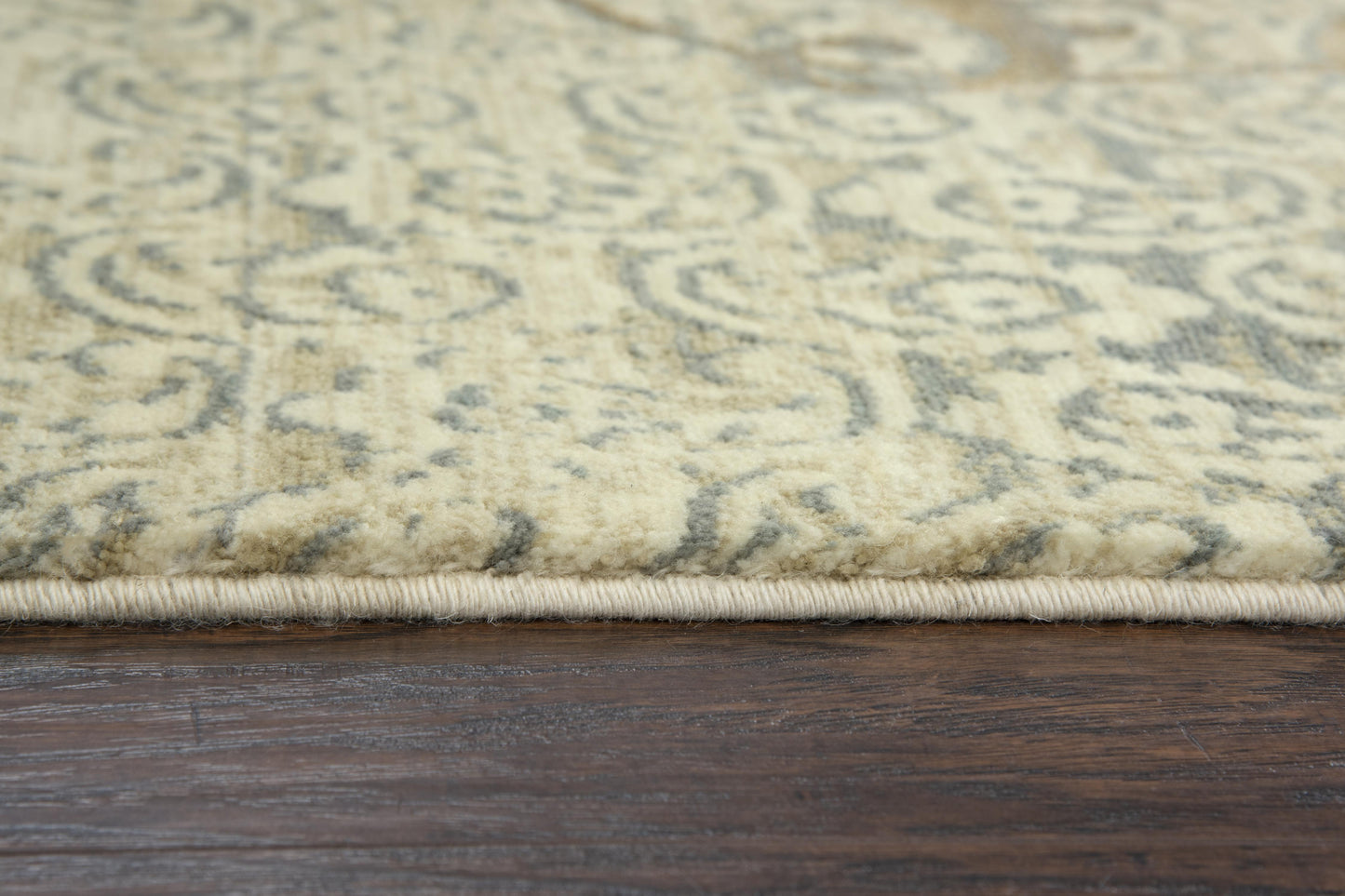 Traditional 2' x 10' rug.