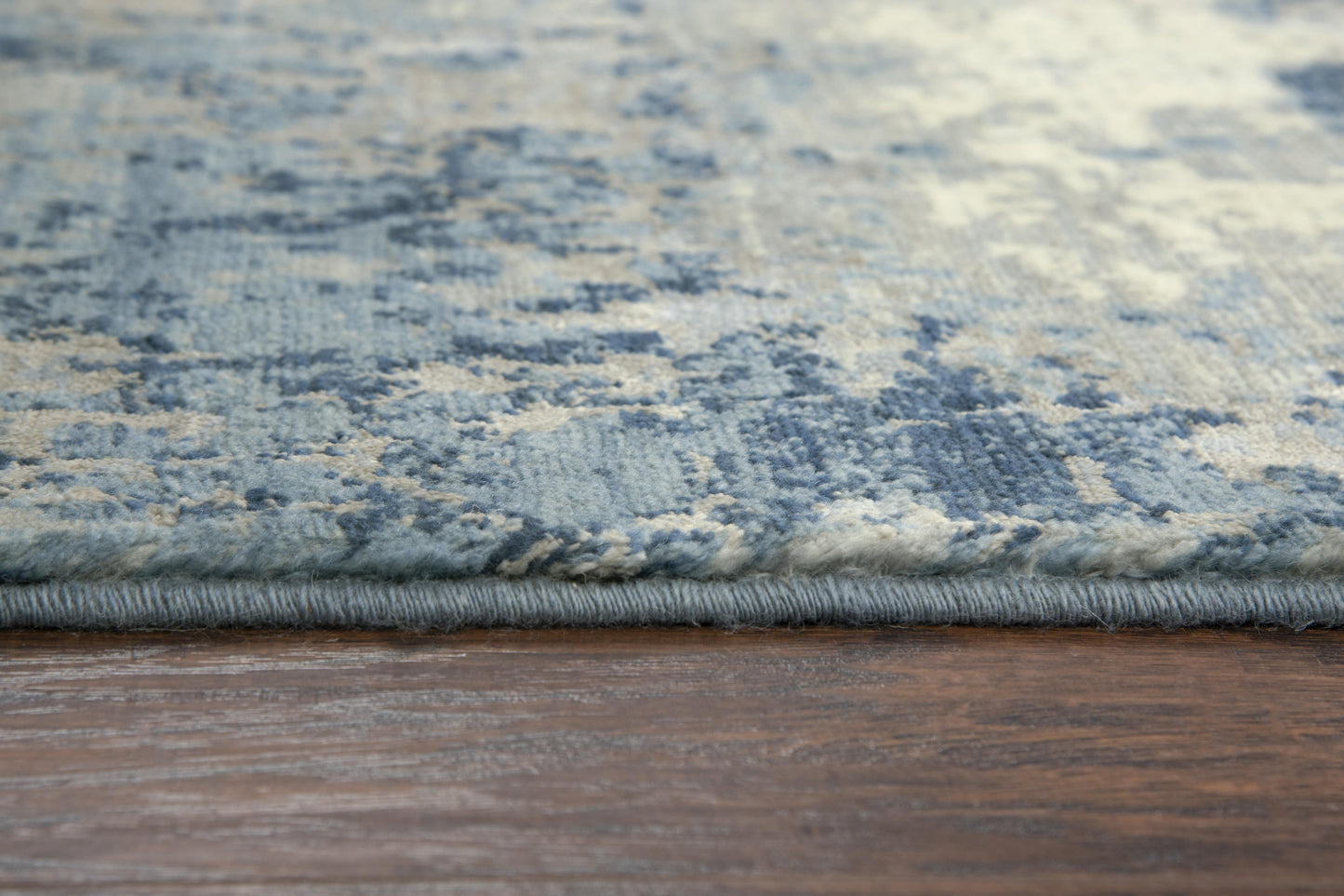 Contemporary rug, 2' x 3'.