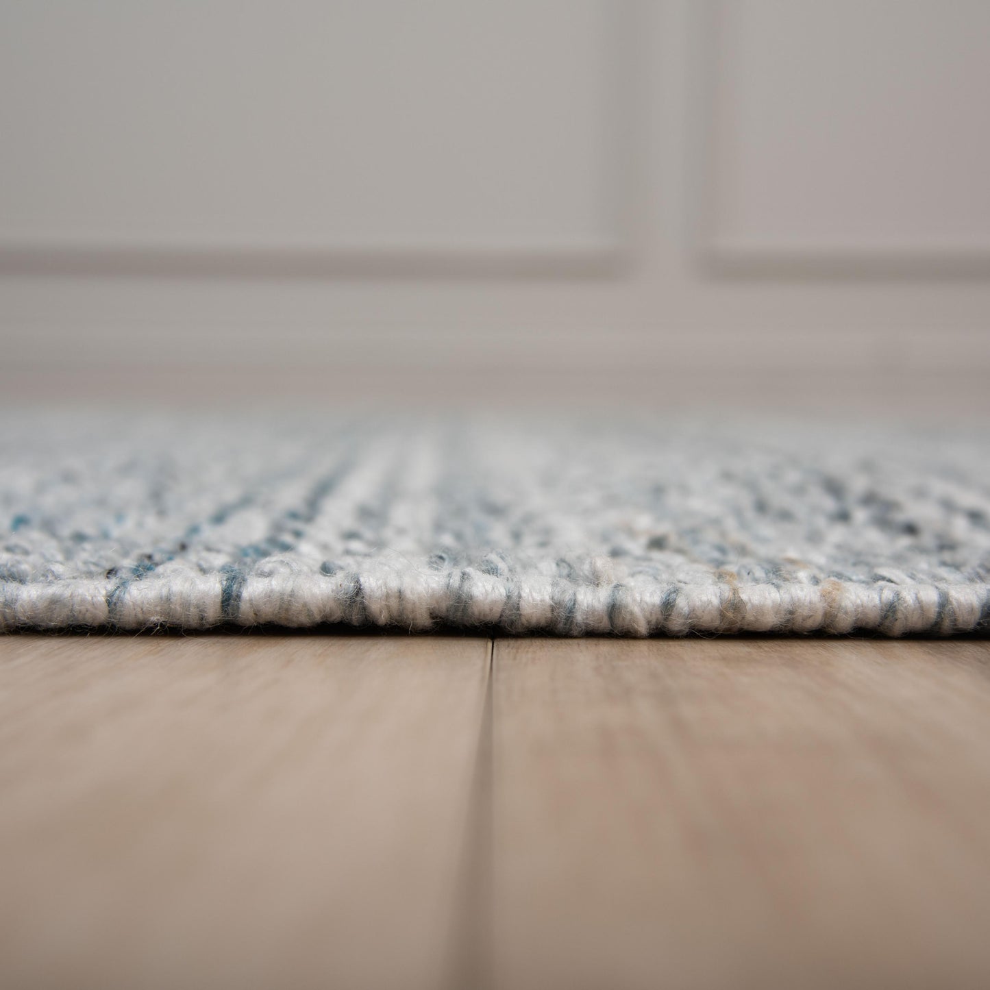 Area rug, 5' x 8'.