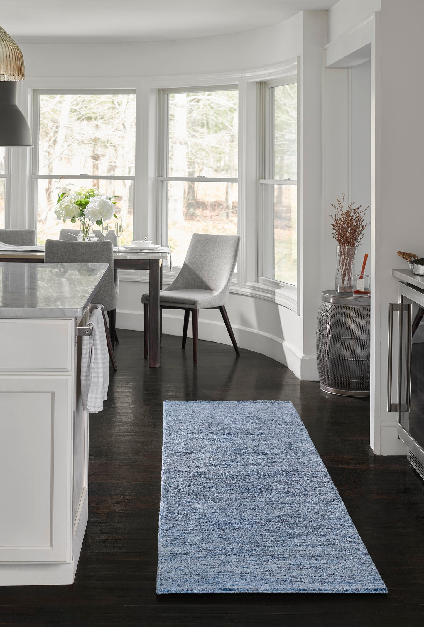 2' x 3' rug on the floor