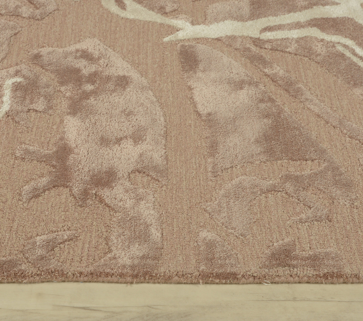 Kaci Contemporary rug, 5' x 8'.