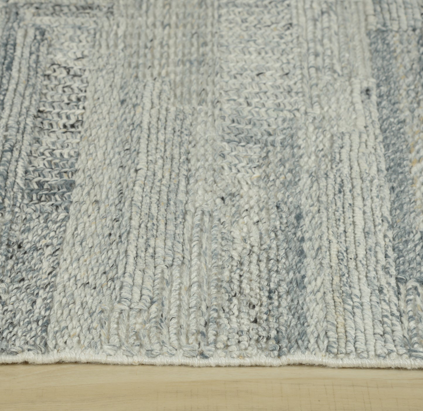 Contemporary rug, 8' x 10'.