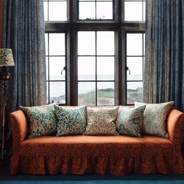 MORRIS & CO Marigold Fabric Contemporary, Floral Sky,Chocolate - MCOP226980