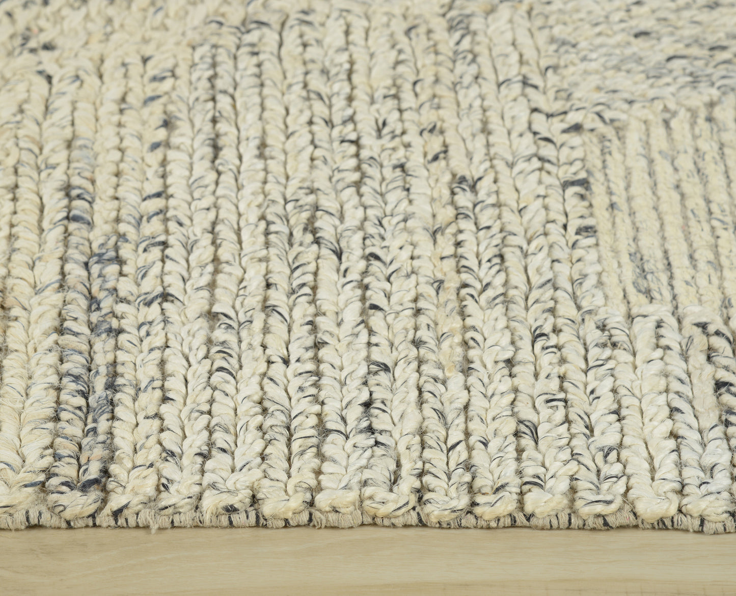 Rug, 5' x 8'.