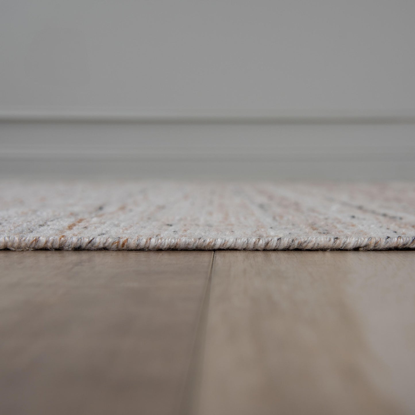 Maddox casual rug, 5' x 8'.