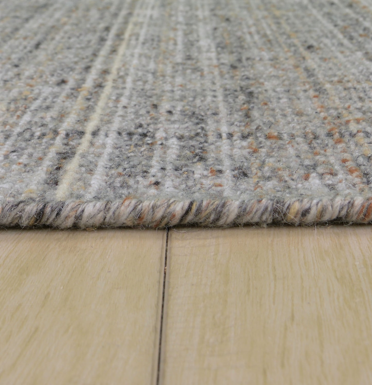 Casual rug, 8' x 10'.