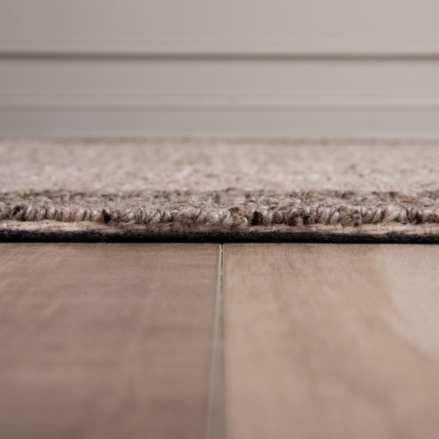 Casual rug, 8' x 10'.