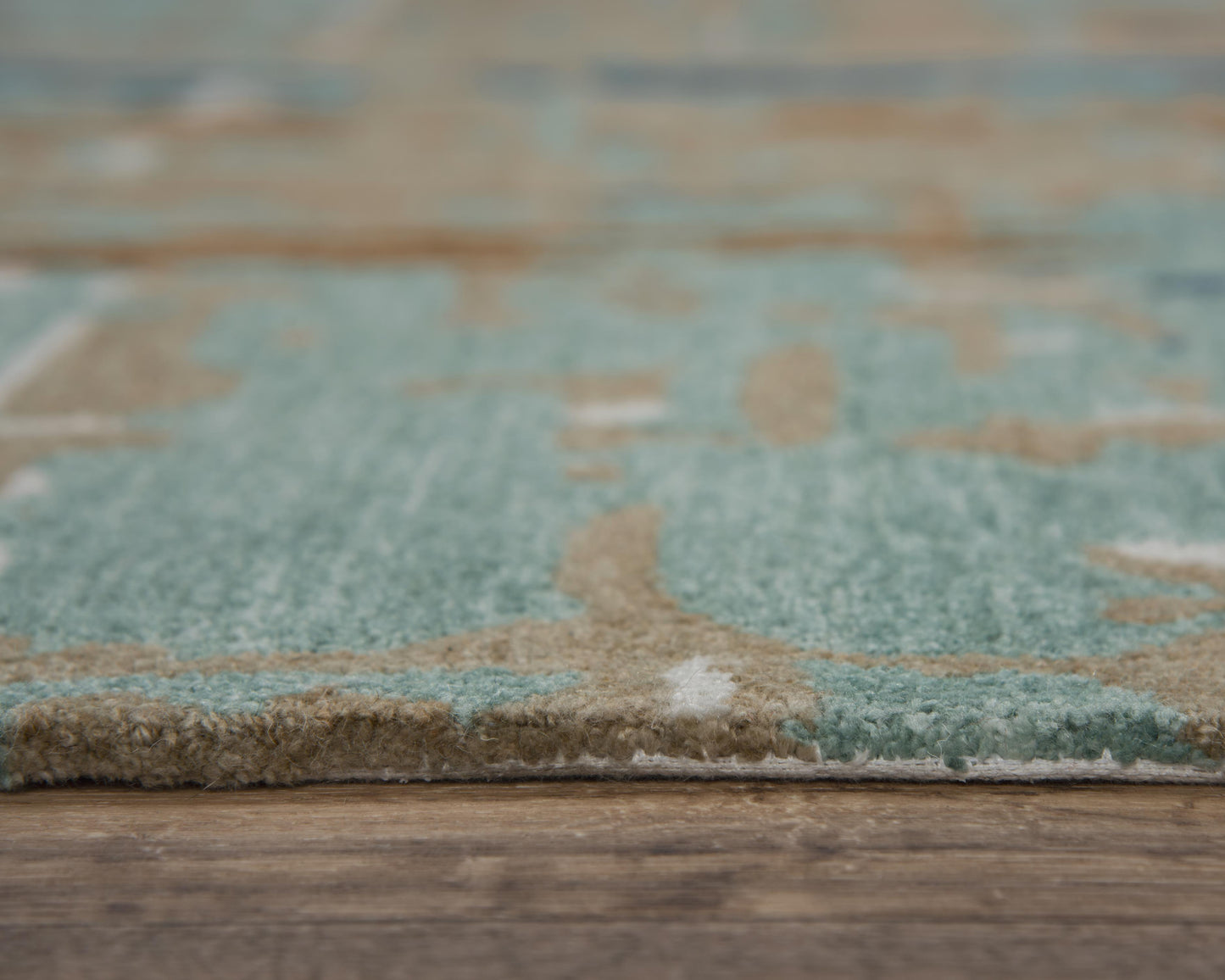 Contemporary area rug, 8' x 10'.