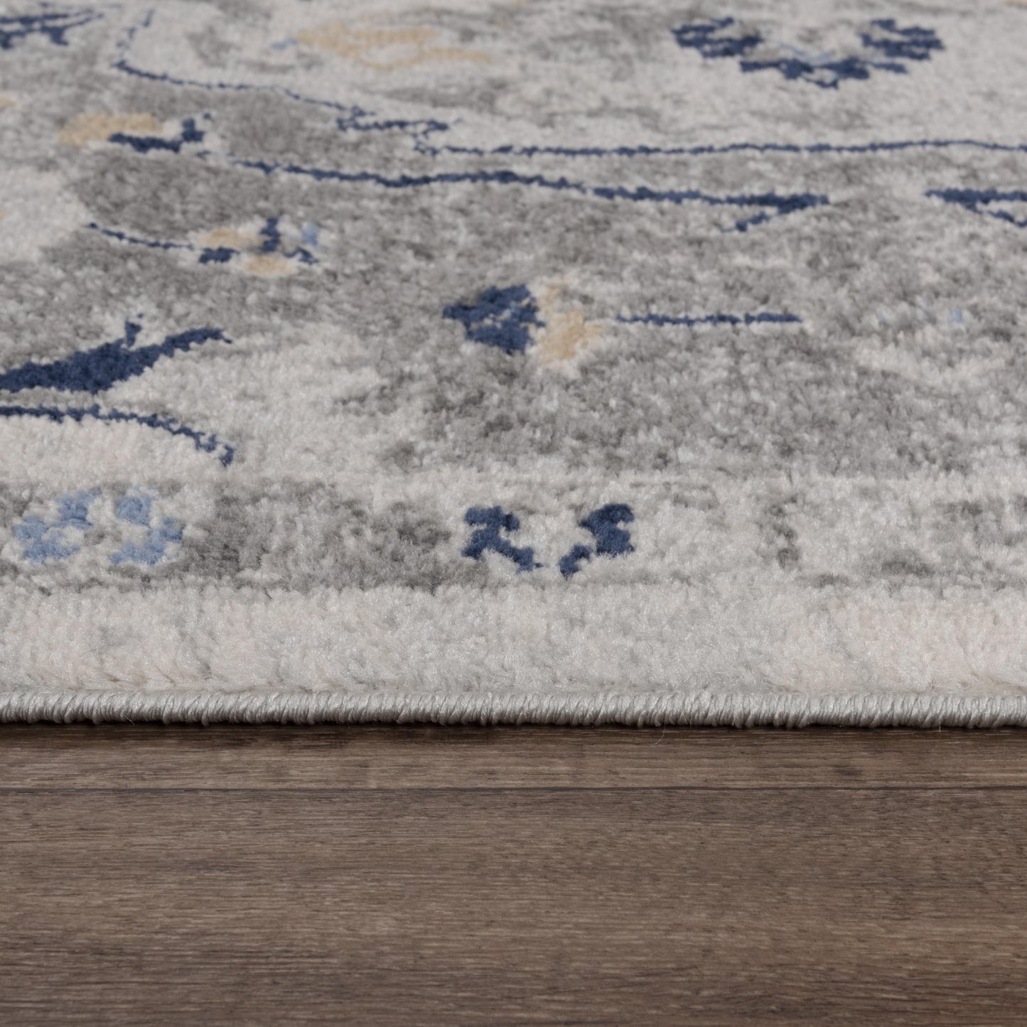 Marquise Traditional rug, 2' x 8'.