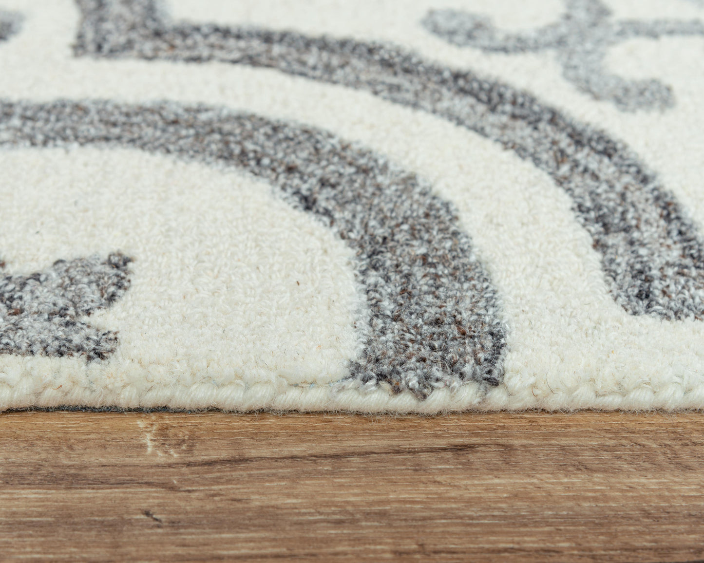 Transitional area rug, 8' x 10'.