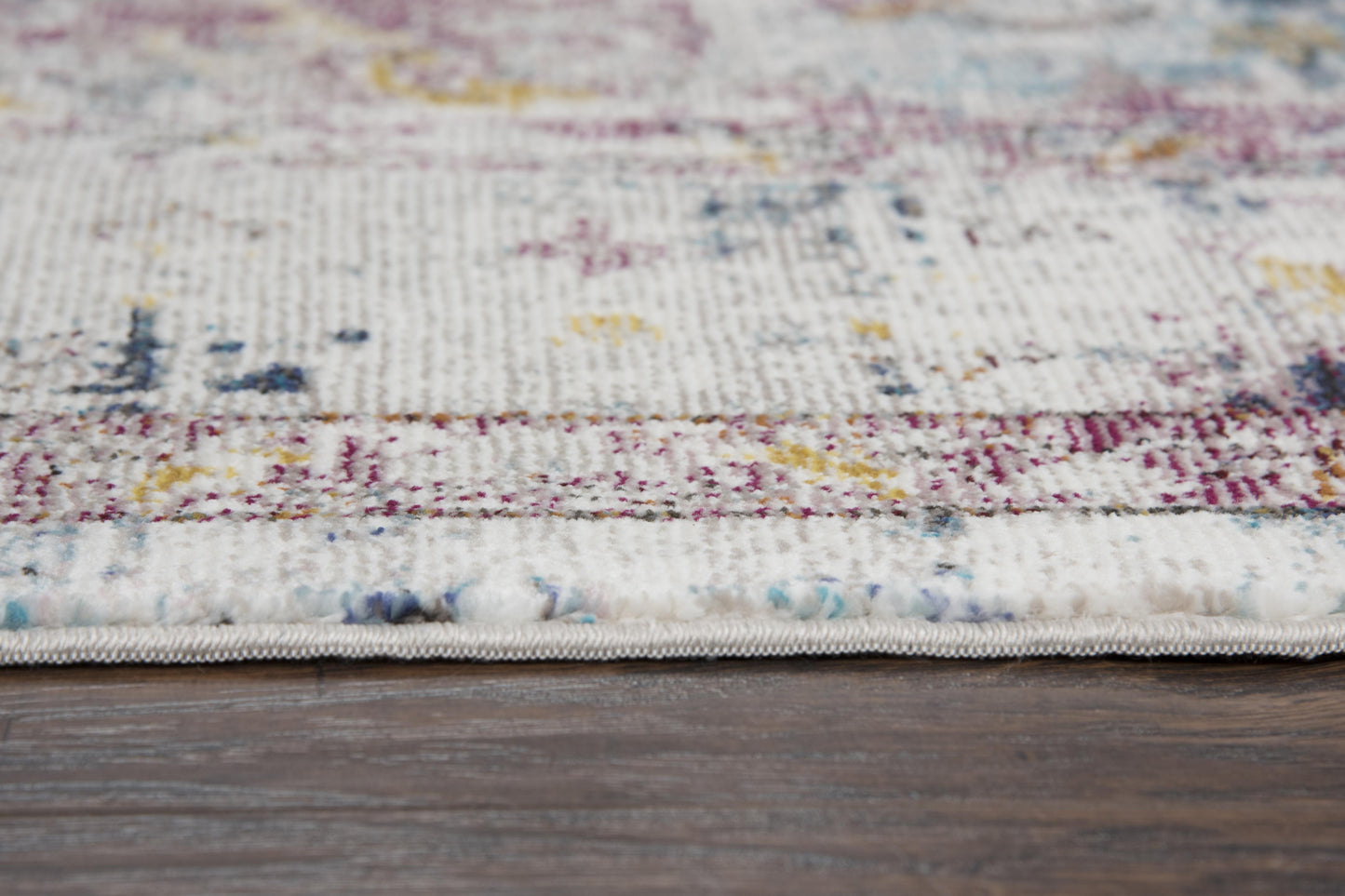 Traditional 9' x 12' rug