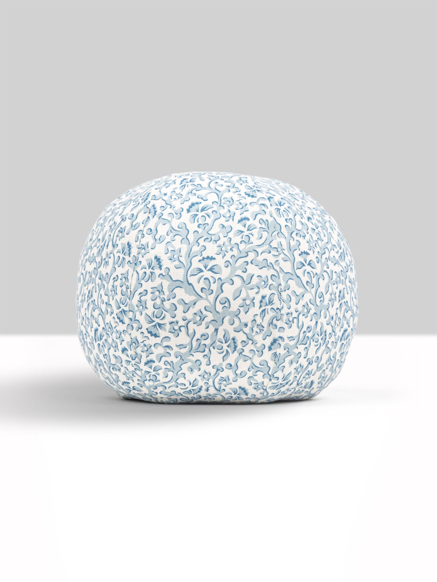 SCALAMANDRE BANDBOX PILLOW MISTY BLUE - SCRADK166680006