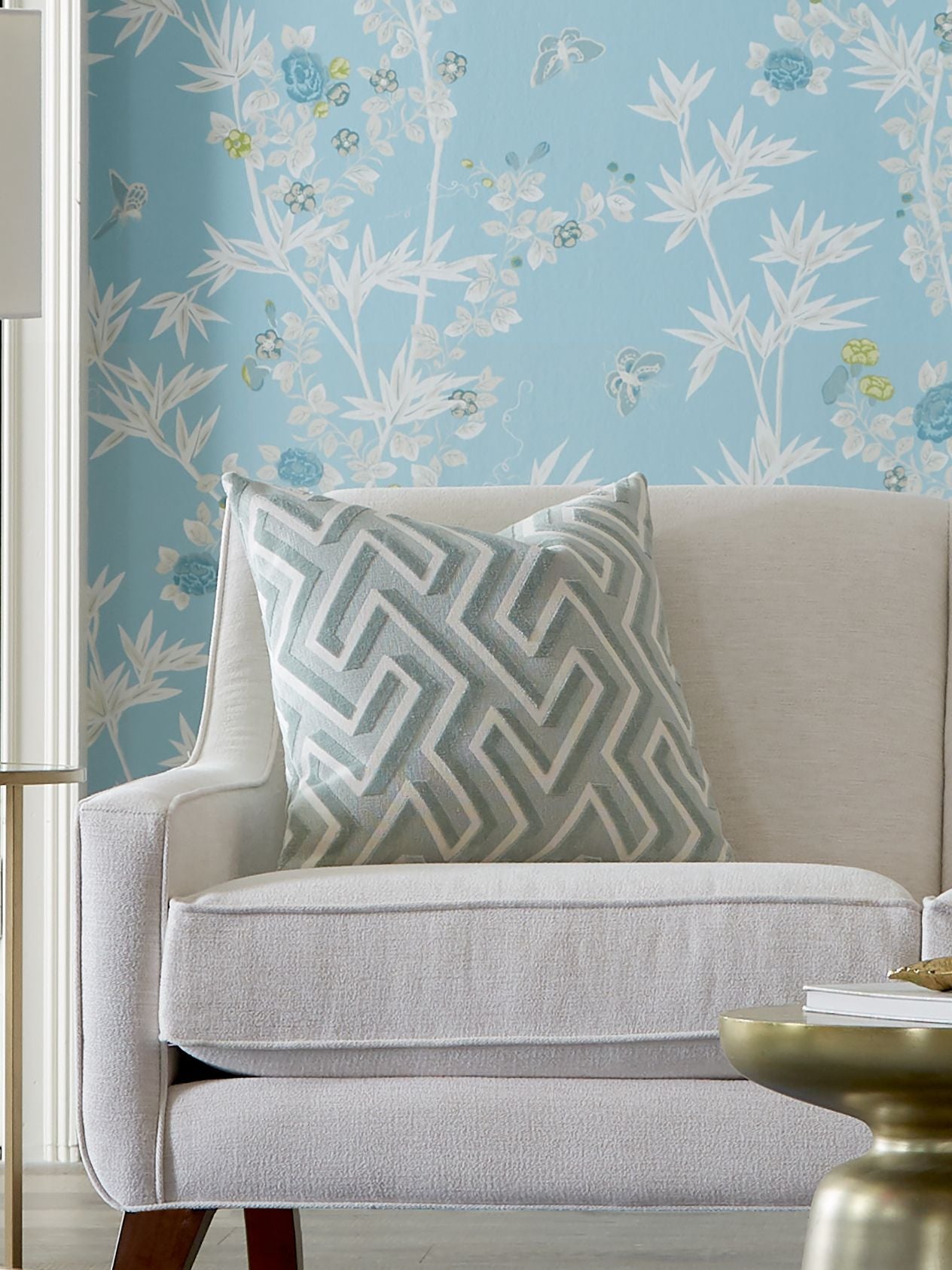 SCALAMANDRE PILLOWS FRETWORK / LATTICE
GEOMETRIC
GRAPHIC SQUARE - SC 0002MAZEPILL NEW SKU # SCMAZEPILL0002