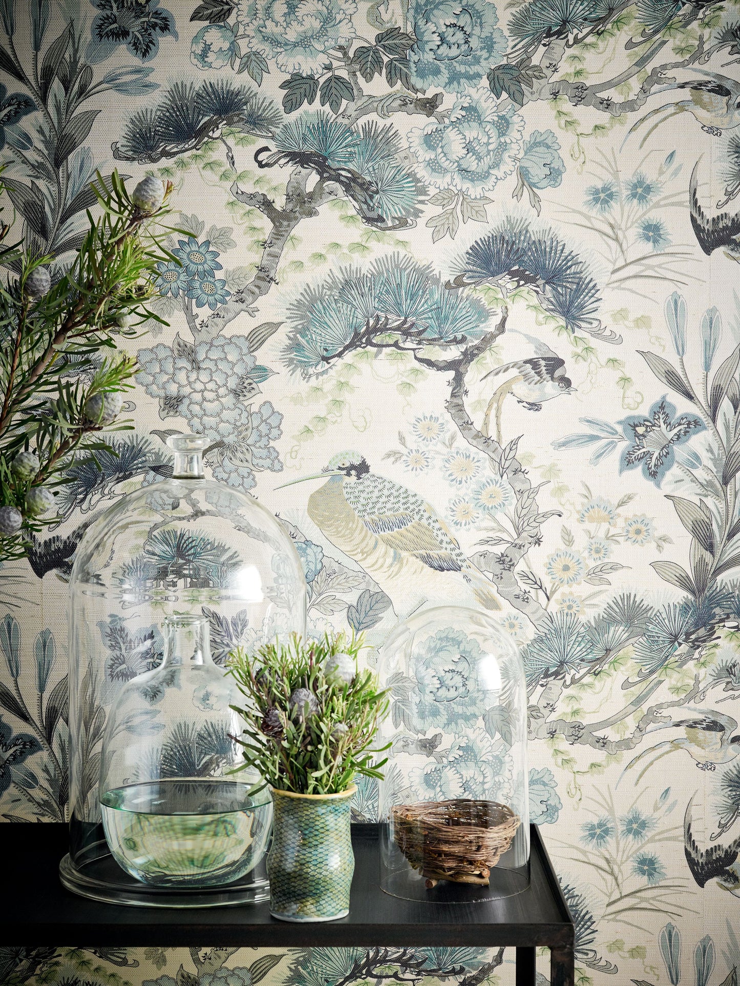 SCALAMANDRE SHENYANG SISAL BIRD , ANIMAL
BOTANICAL , FOLIAGE
CHINOISERIE PORCELAIN - SC 0002WP88380 NEW SKU # SCWP883800002