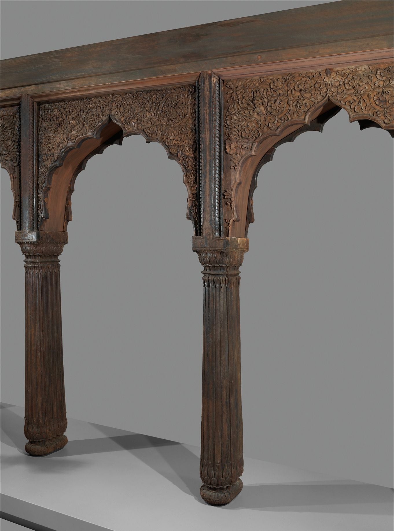 SCALAMANDRE TAJ EMBROIDERED SISAL MEDALLION
PAISLEY INDIGO - SC 0003WP88555 NEW SKU # SCWP885550003